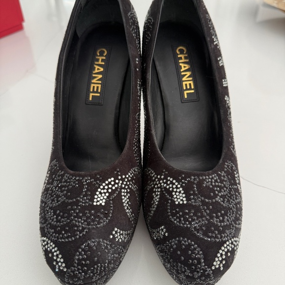 Chanel Logo Rhinestone Embellished Pumps Evening Heels Shoes 40.5 - Picture 2 of 9